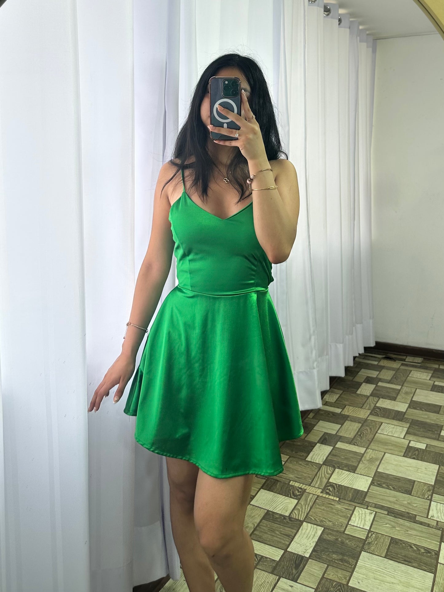 Vestido Petite Satin
