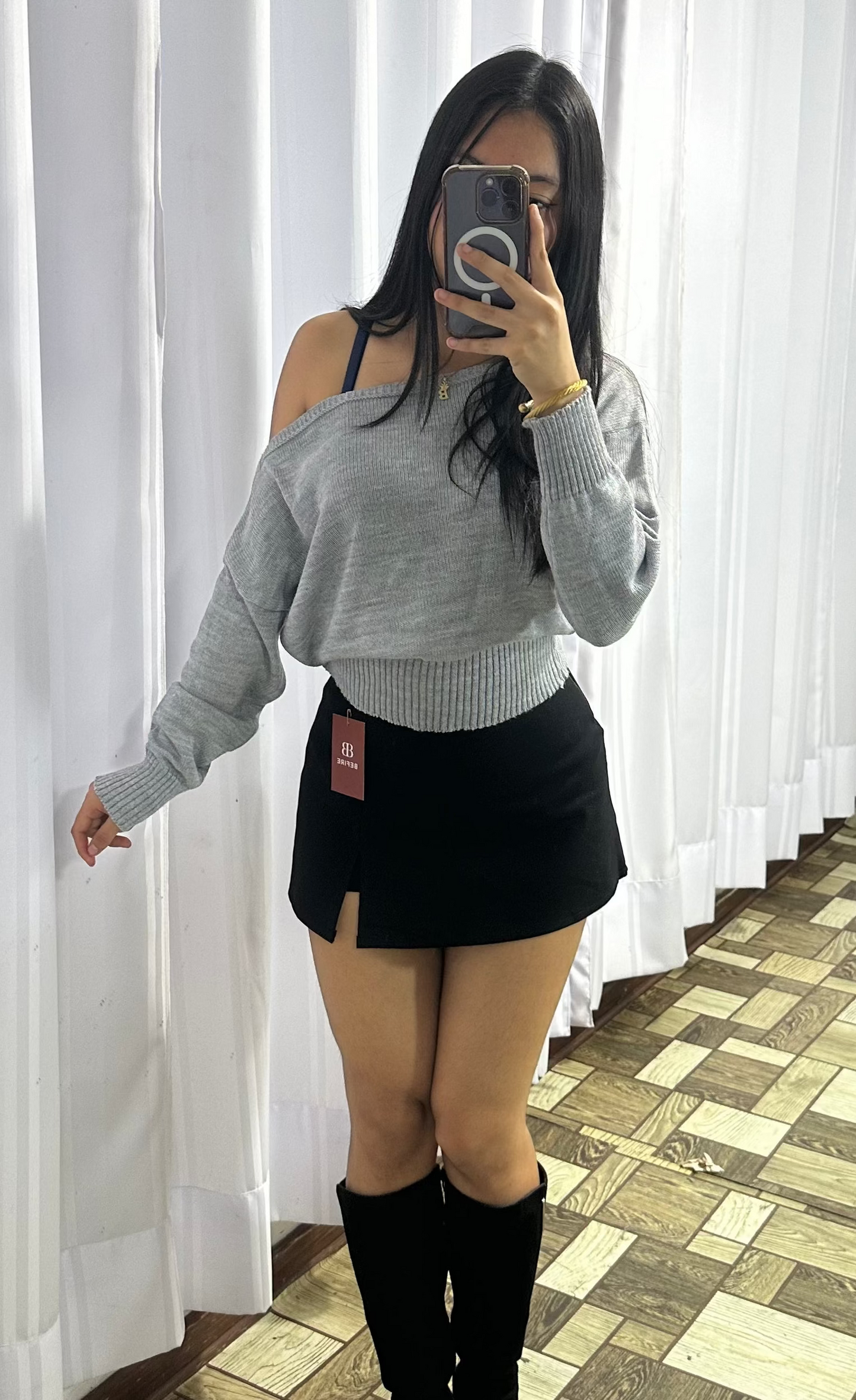 Outfit completo: Chompa Maria + Falda Vivian