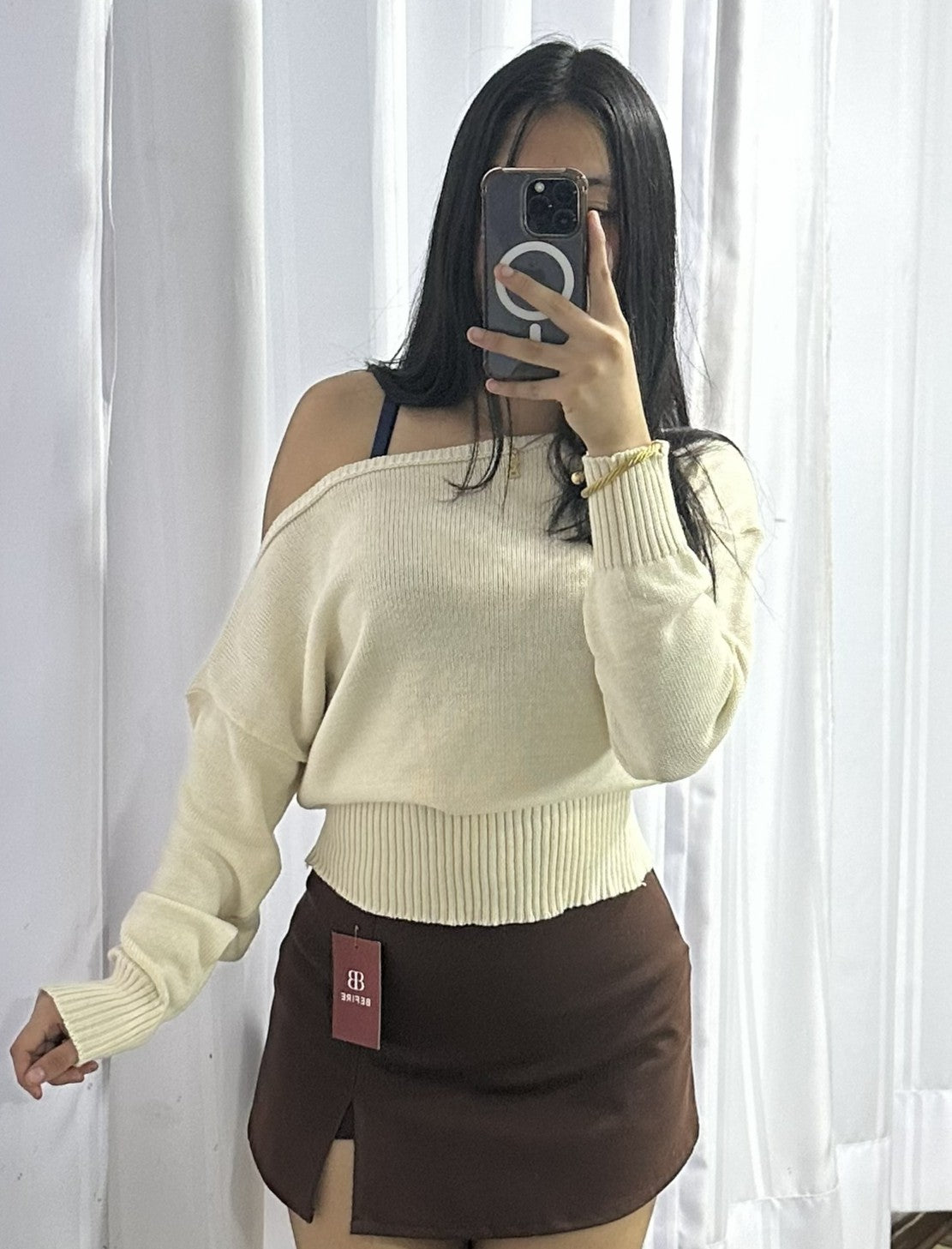 Outfit completo: Chompa Maria + Falda Vivian